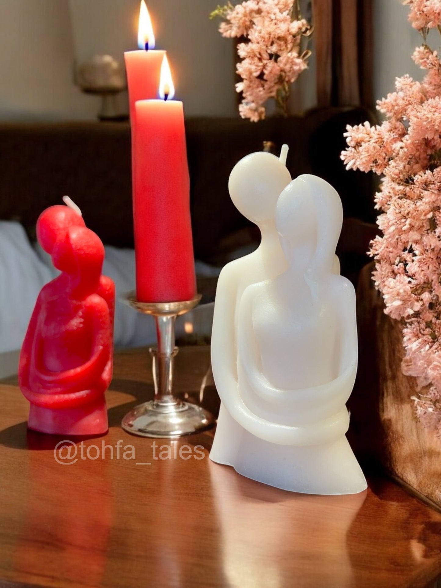 Tohfa Tales Hugging Couple Scented Candle – Romantic Gift for Loved Ones